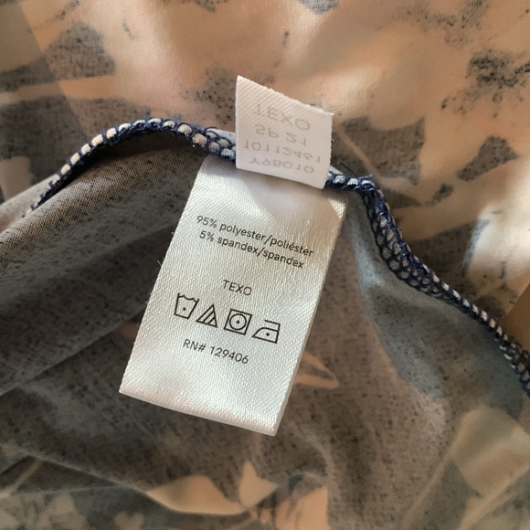 Venus- Floral Print Wrap Dress, SZ LG - Picture 7 of 7